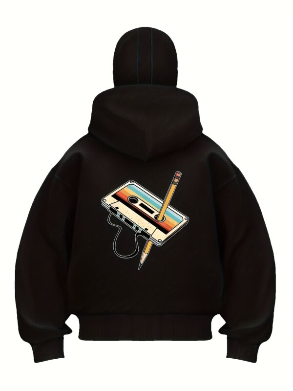 Sweat capuche rouge pour homme avec imprimé cassette rétro et crayon – Image 3